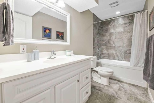 1034 Ranch Road, Okotoks, AB - Indoor Photo Showing Bathroom