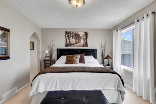 626 Saddlecreek Way Ne, Calgary, AB 