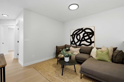 695 Buffaloberry Manor Se, Calgary, AB - Indoor