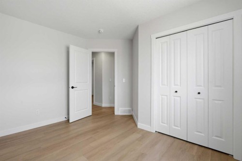 695 Buffaloberry Manor Se, Calgary, AB - Indoor