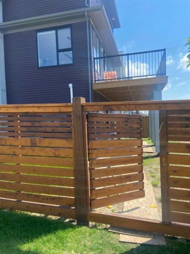 305 Lucas Place Nw, Calgary, AB 