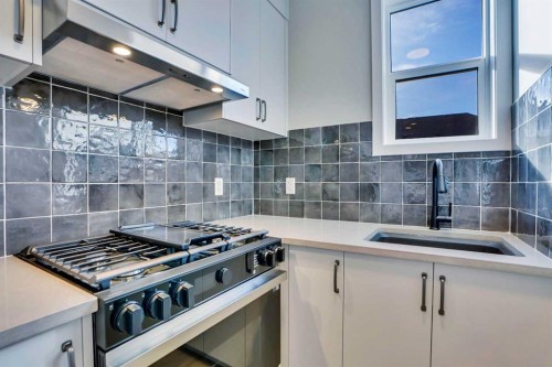 305 Lucas Place Nw, Calgary, AB 