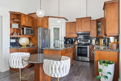 100 Cove Rise, Chestermere, AB - Indoor Photo Showing Kitchen