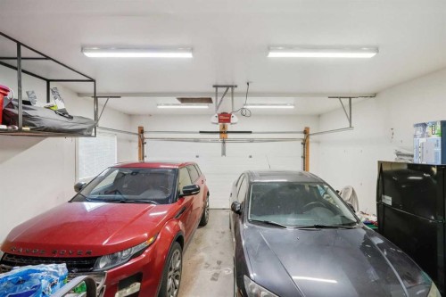 100 Cove Rise, Chestermere, AB - Indoor Photo Showing Garage