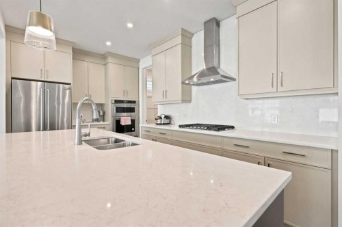 7164 11 Avenue Sw, Calgary, AB 