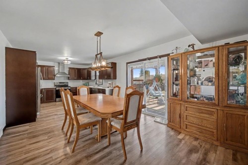 677 Wallace Drive, Carstairs, AB - Indoor Photo Showing Dining Room