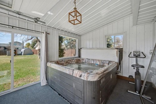 677 Wallace Drive, Carstairs, AB - Indoor Photo Showing Other Room