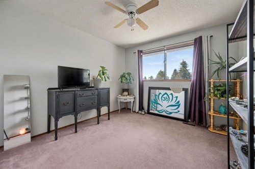 677 Wallace Drive, Carstairs, AB - Indoor