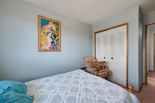 677 Wallace Drive, Carstairs, AB - Indoor Photo Showing Bedroom