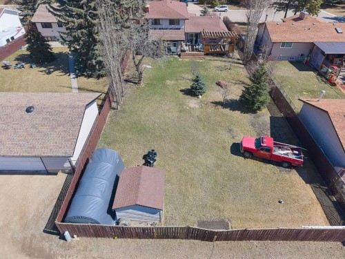 677 Wallace Drive, Carstairs, AB - Outdoor