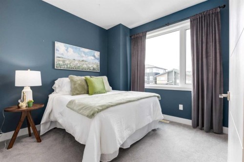 4629 72 Street Nw, Calgary, AB - Indoor Photo Showing Bedroom