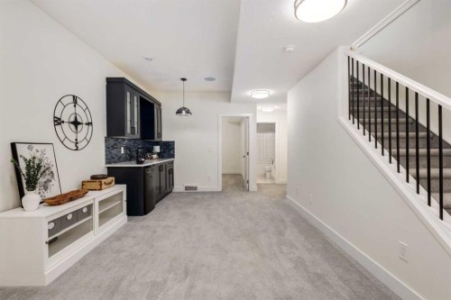 4629 72 Street Nw, Calgary, AB - Indoor Photo Showing Other Room