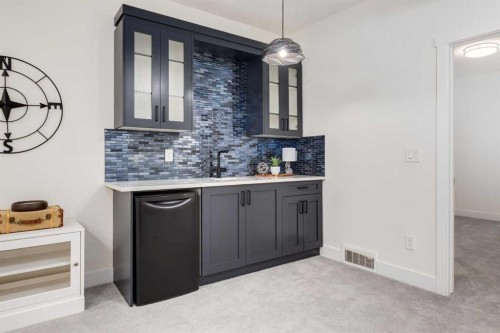 4629 72 Street Nw, Calgary, AB - Indoor Photo Showing Other Room