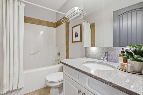 412 Highland Close, Strathmore, AB 
