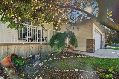 412 Highland Close, Strathmore, AB 