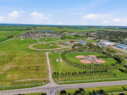 412 Highland Close, Strathmore, AB 