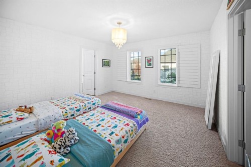 29 Mary Dover Drive Sw, Calgary, AB 