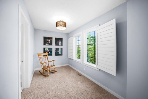 29 Mary Dover Drive Sw, Calgary, AB 