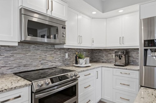 30 Strathcona Road Sw, Calgary, AB 