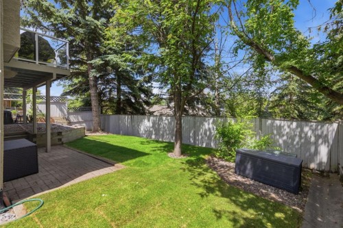 30 Strathcona Road Sw, Calgary, AB 