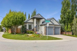 202 Tusslewood Terrace NW Calgary, AB T3L 2W5