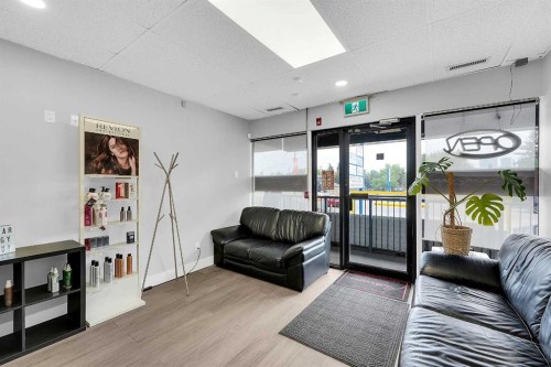 222 16 Avenue Ne, Calgary, AB 