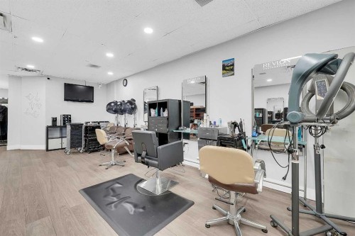222 16 Avenue Ne, Calgary, AB 