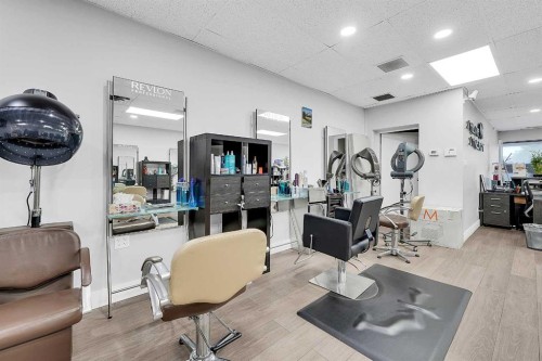 222 16 Avenue Ne, Calgary, AB 