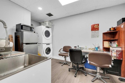 222 16 Avenue Ne, Calgary, AB 