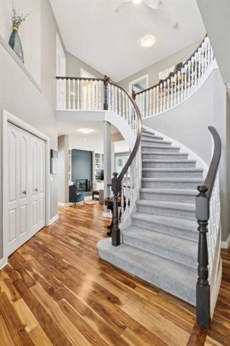 947 Shawnee Drive Sw, Calgary, AB 
