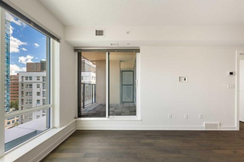 1004-930 6 Avenue Sw, Calgary, AB - Indoor Photo Showing Other Room