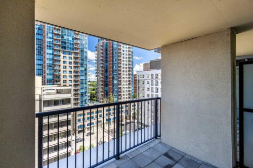 1004-930 6 Avenue Sw, Calgary, AB - Outdoor With Balcony