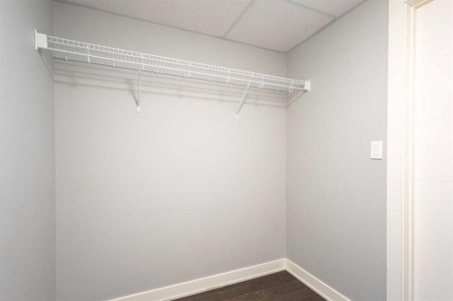 1004-930 6 Avenue Sw, Calgary, AB - Indoor With Storage