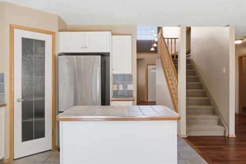 144 Douglas Ridge Close Se, Calgary, AB - Indoor Photo Showing Kitchen