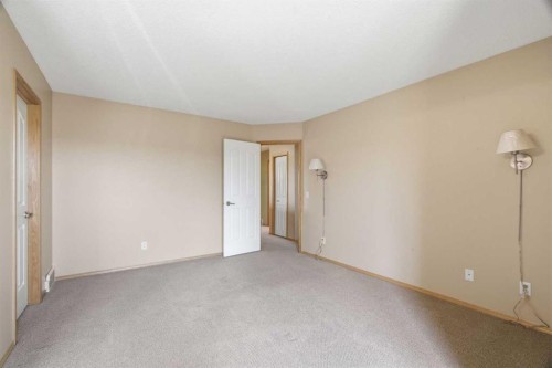 144 Douglas Ridge Close Se, Calgary, AB - Indoor Photo Showing Other Room