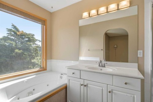144 Douglas Ridge Close Se, Calgary, AB - Indoor Photo Showing Bathroom