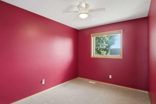 144 Douglas Ridge Close Se, Calgary, AB - Indoor Photo Showing Other Room