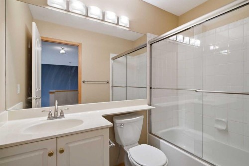 144 Douglas Ridge Close Se, Calgary, AB - Indoor Photo Showing Bathroom