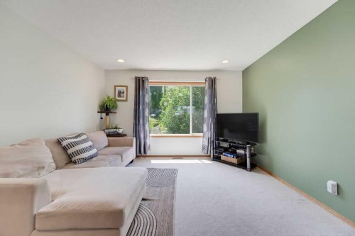 11 Bow Ridge Link, Cochrane, AB 