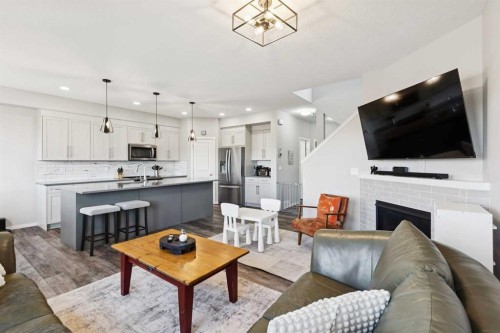 57 Crestridge Bay Sw, Calgary, AB 
