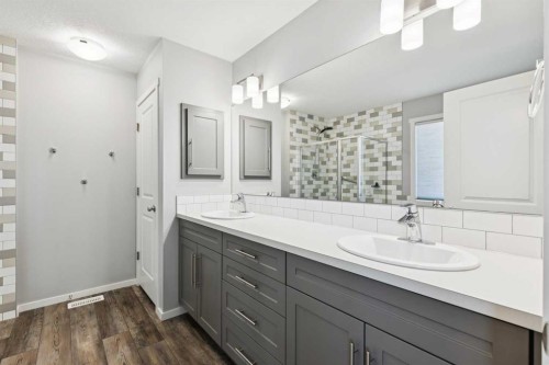 57 Crestridge Bay Sw, Calgary, AB 