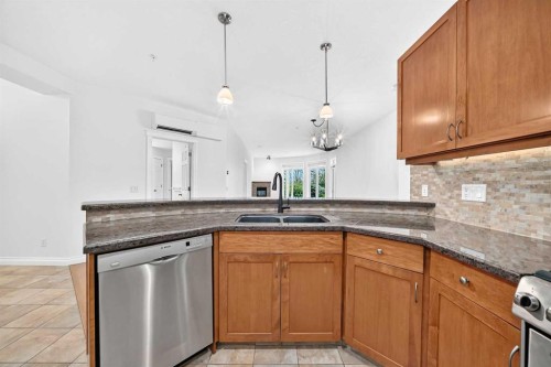 103-4 Hemlock Crescent Sw, Calgary, AB 