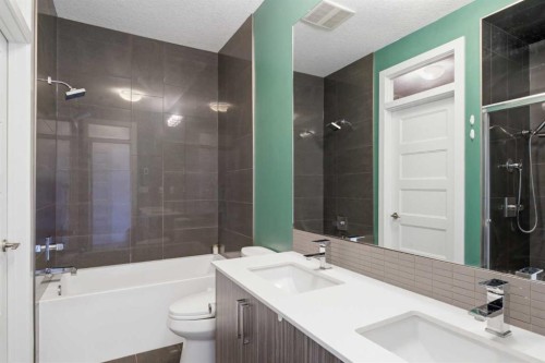 5-308 11 Avenue Ne, Calgary, AB - Indoor Photo Showing Bathroom