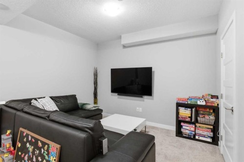 5-308 11 Avenue Ne, Calgary, AB - Indoor Photo Showing Other Room