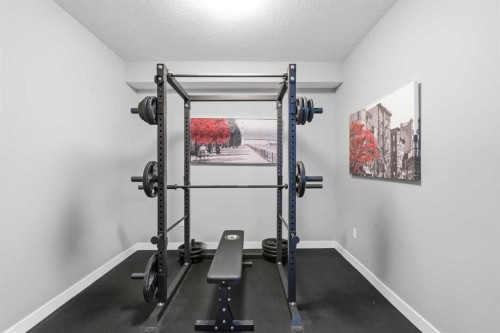 5-308 11 Avenue Ne, Calgary, AB - Indoor Photo Showing Gym Room