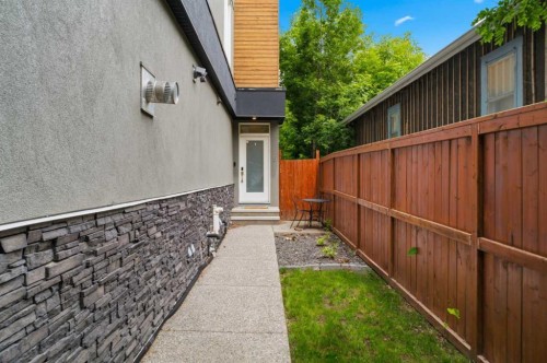 5-308 11 Avenue Ne, Calgary, AB - Outdoor With Exterior