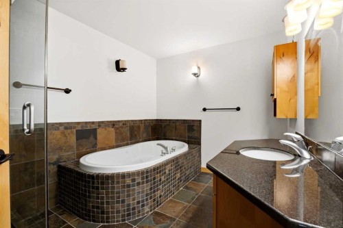102-714 3Rd Street, Canmore, AB 