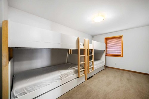 102-714 3Rd Street, Canmore, AB 