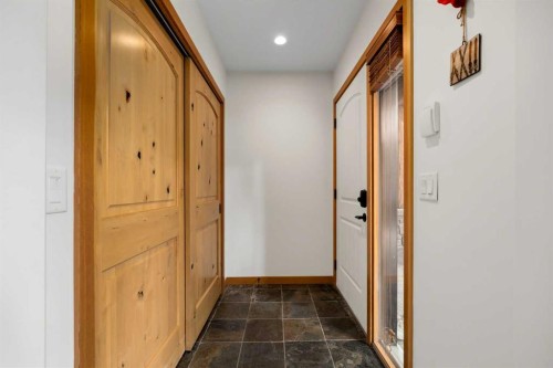 102-714 3Rd Street, Canmore, AB 