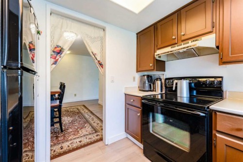 204-3747 42 Street Nw, Calgary, AB - Indoor Photo Showing Kitchen